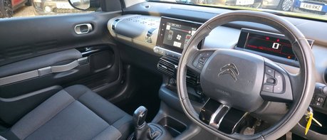 Citroen C4 Cactus 1.2 PURETECH FEEL..1 LADY OWNER..7 SERVICES LAST ONE @ 47K.. £20 R/TAX 1