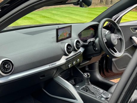 Audi Q2 TFSI S LINE 12