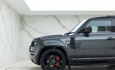 Land Rover Defender 90 X D300 24