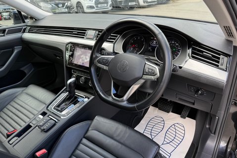 Volkswagen Passat SEL TSI EVO DSG - FULL LEATHER - VAT Q - FULL SERVICE HISTORY - ONE OWNER 15