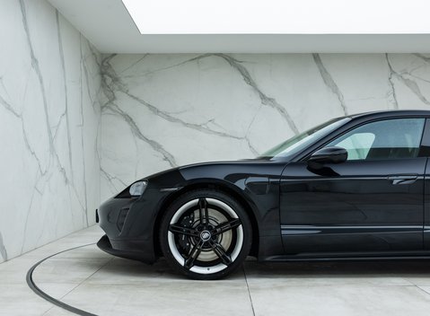 Porsche Taycan 4S 31