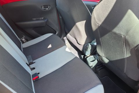 Toyota Aygo 1.0 VVT-I X-PLAY FULL SERVICE HISTORY! 9 SERVICES! BLUETOOTH! 17