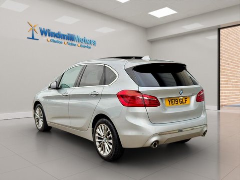 BMW 2 Series 2.0 220d Luxury Auto Euro 6 (s/s) 5dr 9