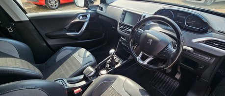 Peugeot 2008 S/S ALLURE.. ONLY ONE OWNER FROM NEW.. 5 SERVICES INCLUDING CAMBELT CHANGE  1