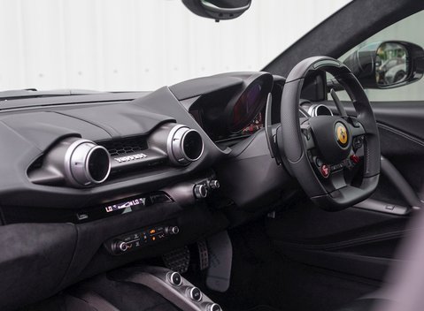 Ferrari 812 Superfast 16