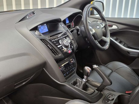 Ford Focus 2.0T EcoBoost ST-3 Hatchback 5dr Petrol Manual Euro 5 (s/s) (250 ps) 38