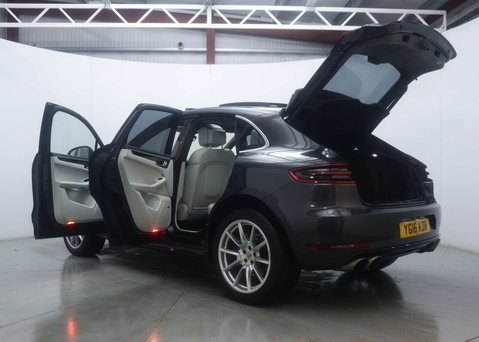 Porsche Macan 3.0 Macan S Semi-Auto 4WD 5dr 68