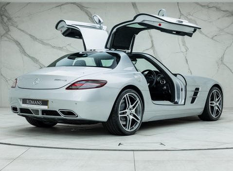 Mercedes-Benz SLS AMG 7