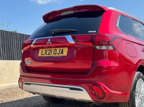 Mitsubishi Outlander PHEV DYNAMIC 18