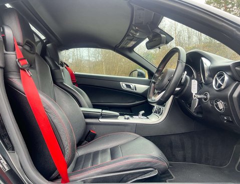 Mercedes-Benz SLC 2.1 SLC 250 D AMG Line Auto 2dr 29