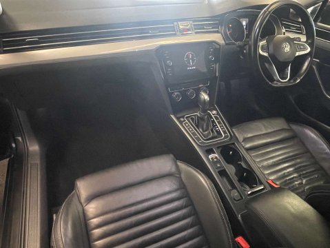 Volkswagen Passat 1.6 Passat SEL TDI Semi-Auto 4dr 40