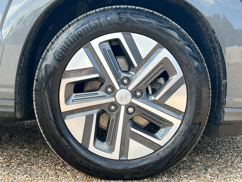 Hyundai KONA ULTIMATE 8