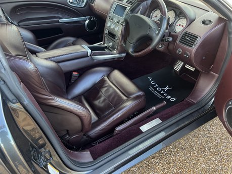 Aston Martin Vanquish S V12 48