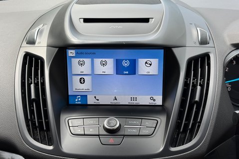 Ford Kuga ST-LINE AUTOMATIC -ONE OWNER- FORD SERVICE HISTORY - APPLE CARPLAY 40