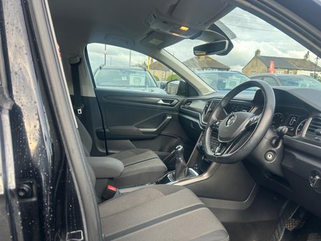 Volkswagen T-Roc SE TSI 15