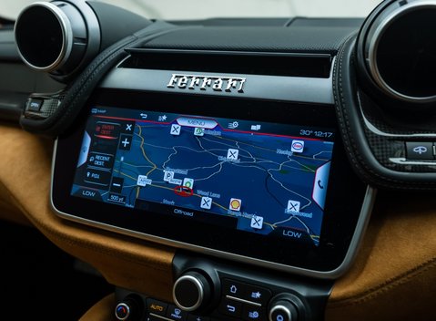 Ferrari GTC4 Lusso V12 21