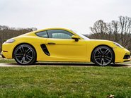 Porsche 718 Cayman GTS 3