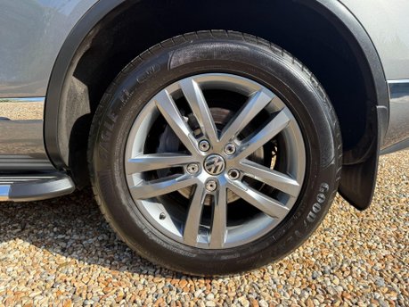 Volkswagen Touareg 3.0 TDI V6 BlueMotion Tech SE Tiptronic 4WD Euro 6 (s/s) 5dr 11