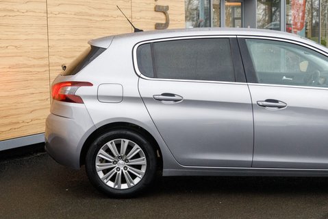 Peugeot 308 PURETECH S/S ALLURE DIGITAL 7