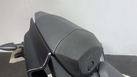 Yamaha R125 YZF 2023 ONLY 4K 1 OWNER NEW MOT SERVICED SPORTS BIKE 125CC 36