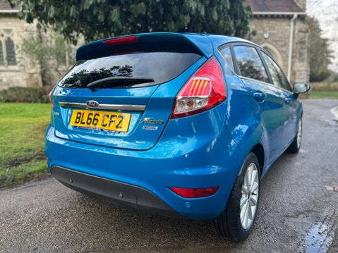 Ford Fiesta TITANIUM 18