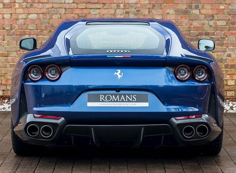 Ferrari 812 Superfast 5