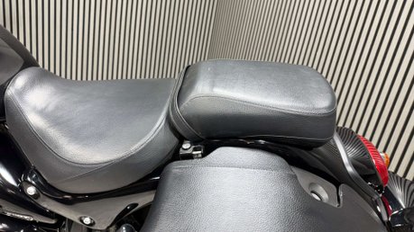 Suzuki Intruder 1500 VL C1500T 2013 28K CRUISER BIKE HARD PANNIERS + SERVICED 25