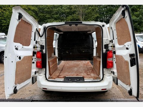 Peugeot Expert 2.0 BlueHDi 1400 Professional Plus Standard Panel Van 6dr Diesel Manual MWB 24