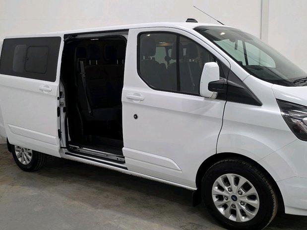 Ford Transit Custom TTRANSIT CUSTOM 320 L2 DIESEL FWD 2.0 Eco Blue 130ps Low Roof D/Cab Limited 3