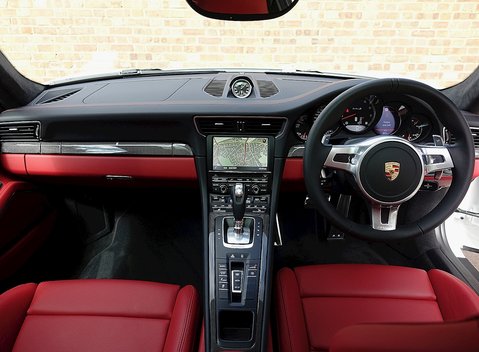 Porsche 911 (991) Turbo S 11