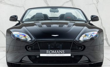 Aston Martin V12 Vantage S Roadster 4