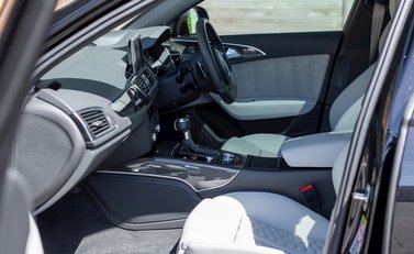 Audi RS6 Avant Performance 16