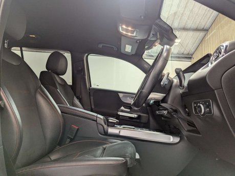 Mercedes-Benz GLB 2.0 GLB 200 AMG Line Premium D 4Matic Auto 4WD 5dr 31