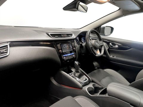Nissan Qashqai 1.3 DIG-T N-Connecta SUV 5dr Petrol DCT Auto Euro 6 (s/s) (160 ps) 15