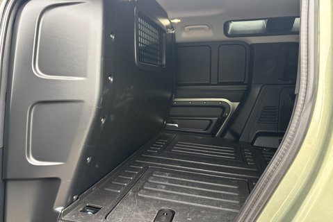 Land Rover Defender 110 D250 Hard Top SE MHEV - Deployable Towbar 15