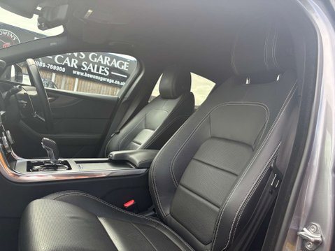 Jaguar XE 2.0 XE R-Dynamic S D Auto 4dr 39