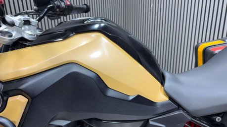 BMW F750GS 2018 ADVENTURE BIKE FULL LUGGAGE 30K NEW MOT 850CC 19