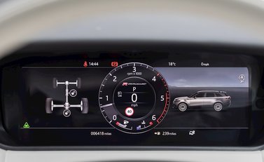Land Rover Range Rover Velar D300 HSE First Edition 17