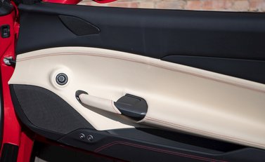 Ferrari 488 Spider 24