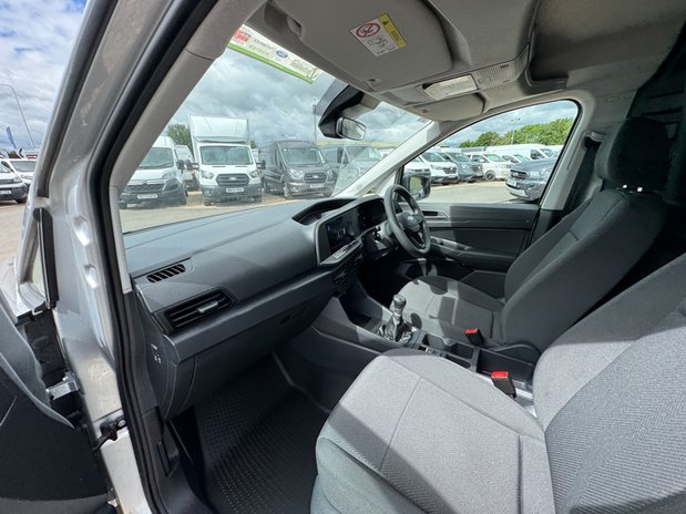 Ford Transit Connect SWB L1H1 [SOLD CR] Low Roof Trend 220 Air Con Nav Sensors EURO 6 12