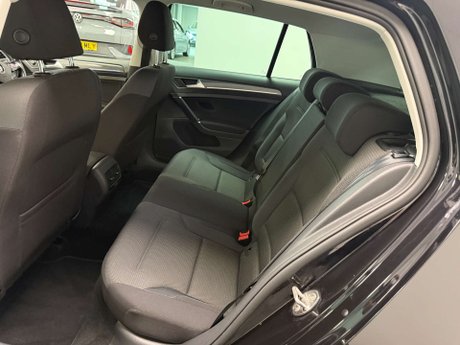 Volkswagen Golf e-Golf 5dr 18