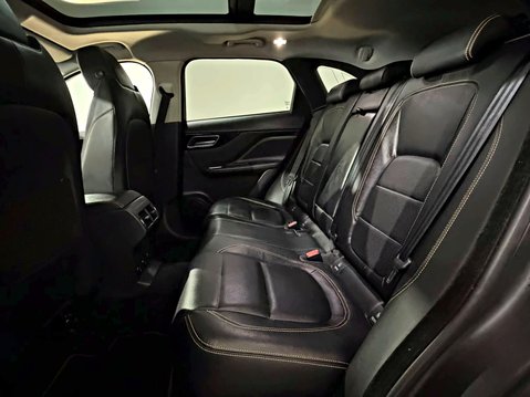 Jaguar F-Pace V6 SPORT AWD 27