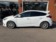 Ford Focus RS 2.3T EcoBoost RS Hatchback 5dr Petrol Manual AWD Euro 6 (s/s) (350 ps) 3