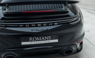 Porsche 911 Turbo S CABRIOLET (992) 35