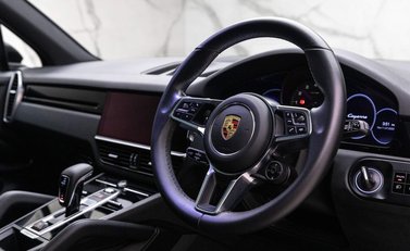 Porsche Cayenne V6 TIPTRONIC 5