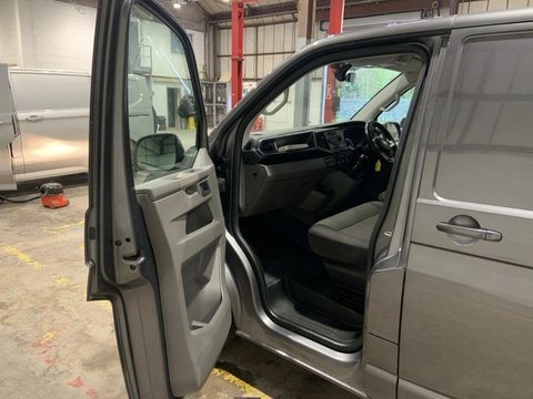 Volkswagen Transporter T28 TDI P/V HIGHLINE 13