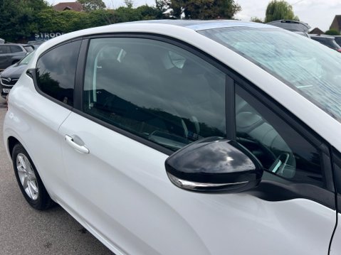 Peugeot 208 1.2 VTi Style Euro 5 3dr 14
