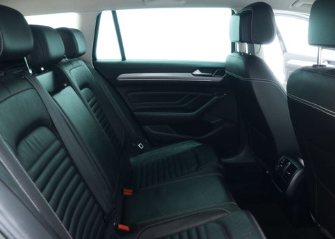 Volkswagen Passat 1.4 TSI 13kWh GTE Estate 5dr Petrol Plug-in Hybrid DSG Euro 6 (s/s) (218 ps 56