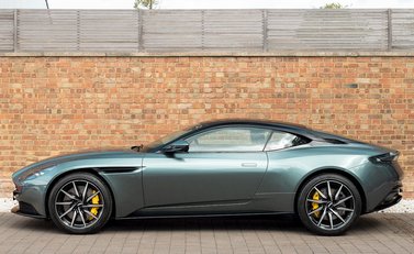 Aston Martin DB11 V8 2