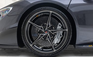 McLaren 675LT 32